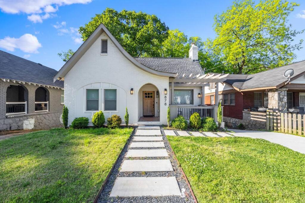 Designer Home: King Beds, Luxe Bath+Free Parking! Atlanta Exterior photo